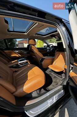 Седан BMW 7 Series 2015 в 