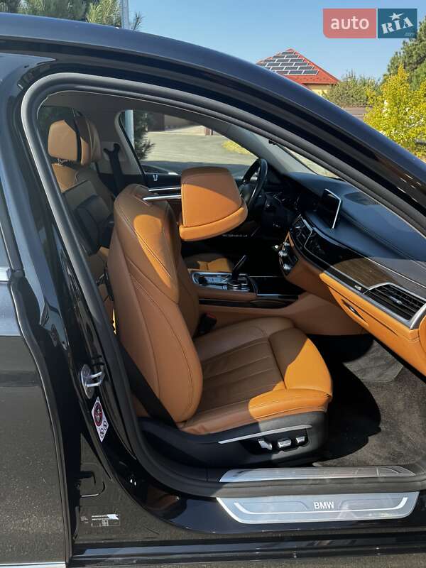 Седан BMW 7 Series 2015 в Києві фото 23 Седан BMW 7 Series 2015 в Києві
