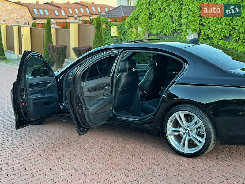 Седан BMW 7 Series 2013 в Чернівцях