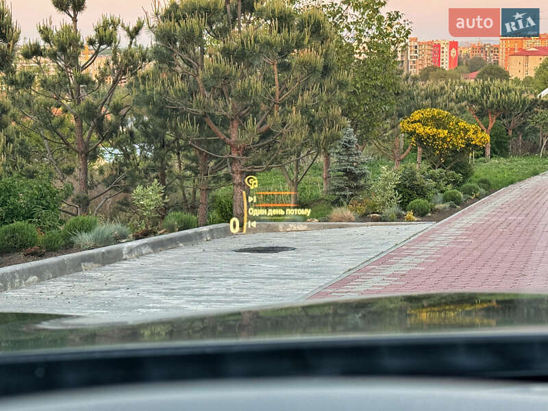 Седан BMW 7 Series 2013 в Чернівцях