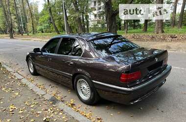 Седан BMW 7 Series 1995 в Черновцах