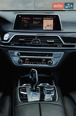 Седан BMW 7 Series 2018 в 
