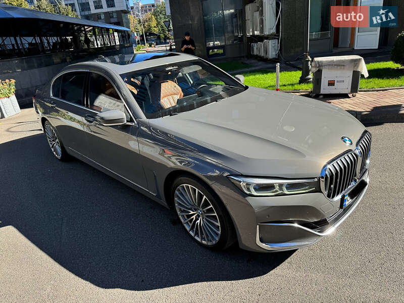 Седан BMW 7 Series 2019 в Чернівцях