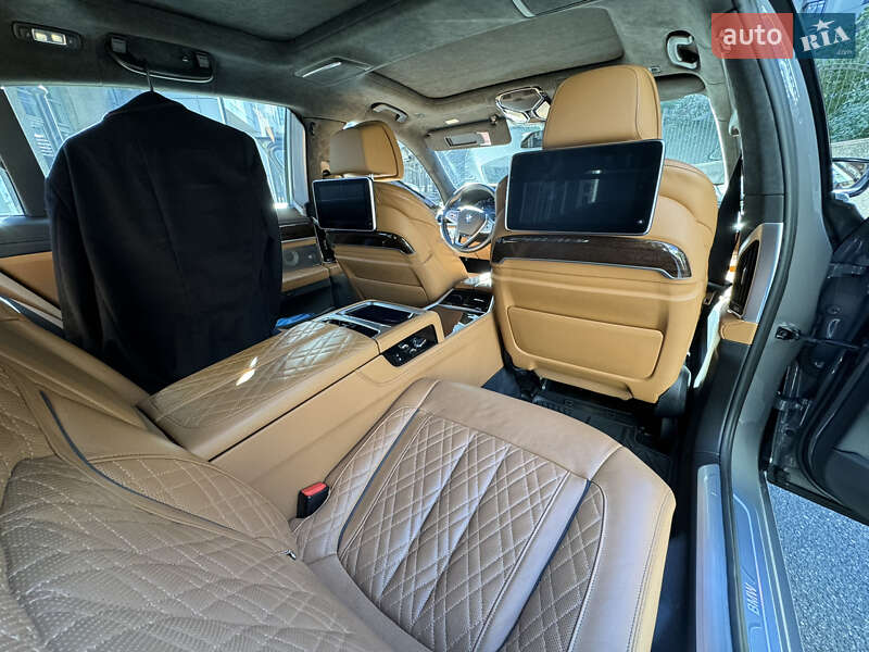 Седан BMW 7 Series 2019 в Чернівцях