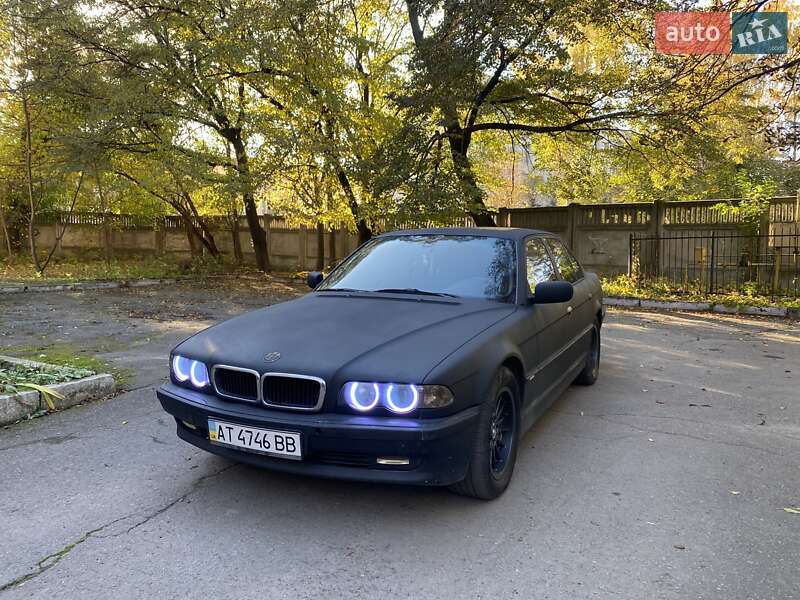 Седан BMW 7 Series 2000 в Могилів-Подільському