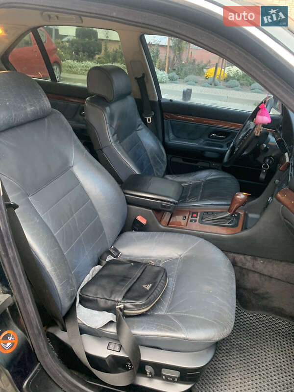 Седан BMW 7 Series 1995 в Жидачове