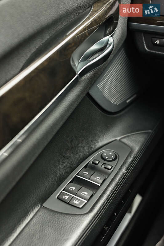 Седан BMW 7 Series 2012 в Одессе