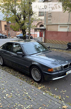 Седан BMW 7 Series 2000 в Черновцах