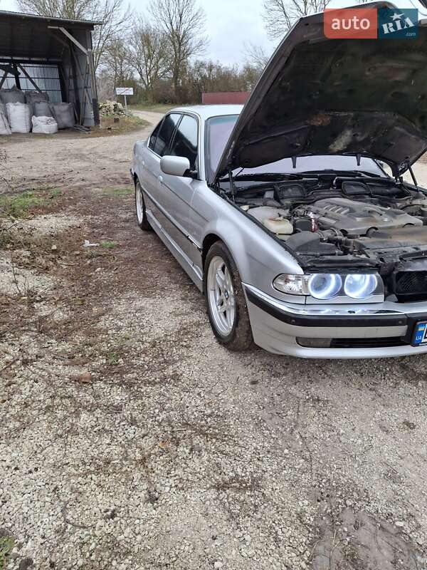 Седан BMW 7 Series 2001 в Хмельницькому