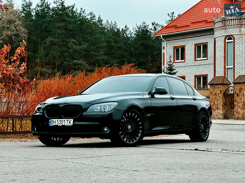 Седан BMW 7 Series 2011 в Кременчуці