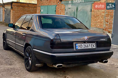 Седан BMW 7 Series 1993 в Виннице