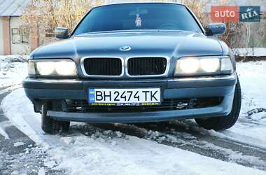 Седан BMW 7 Series 1995 в Коропе