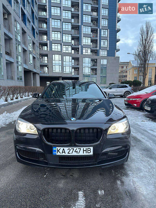 Седан BMW 7 Series 2012 в 