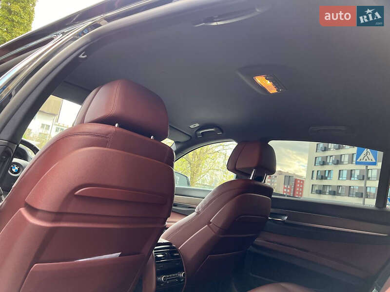 Седан BMW 7 Series 2015 в Львове