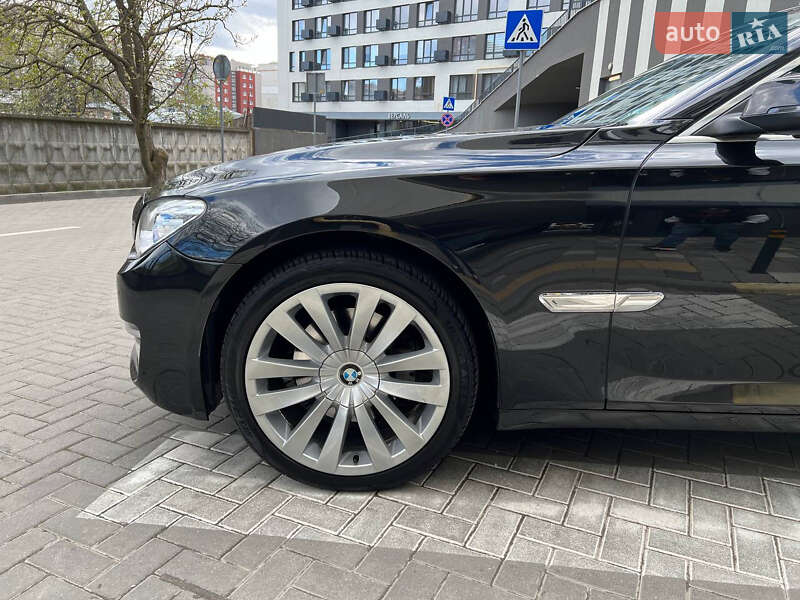 Седан BMW 7 Series 2015 в Львове