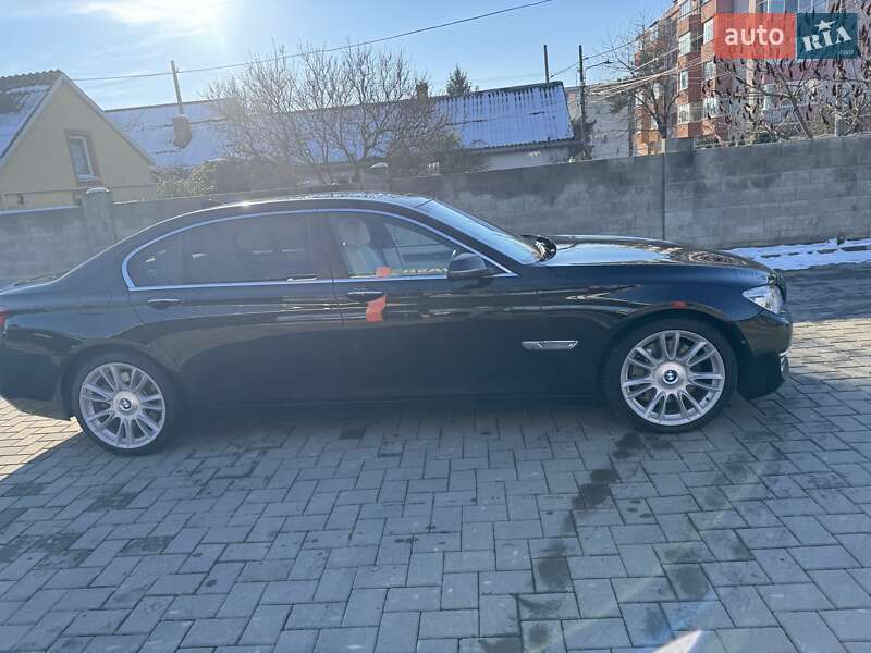 Седан BMW 7 Series 2014 в Черновцах