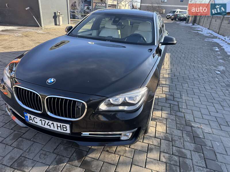 Седан BMW 7 Series 2014 в Черновцах