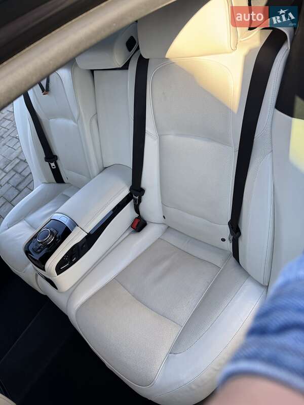 Седан BMW 7 Series 2014 в Черновцах