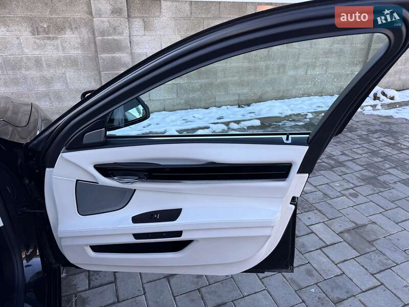 Седан BMW 7 Series 2014 в Черновцах