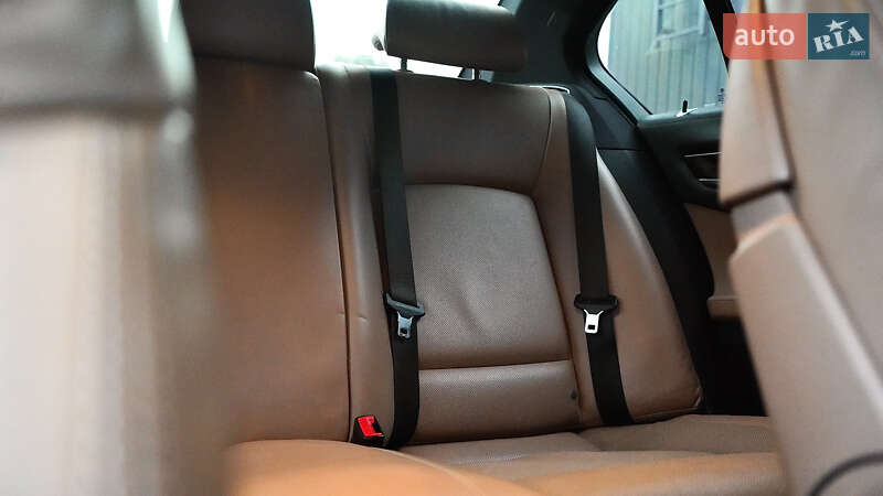 Седан BMW 7 Series 2014 в Львові