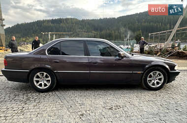 Седан BMW 7 Series 1995 в Буковеле