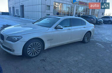 Седан BMW 7 Series 2010 в 