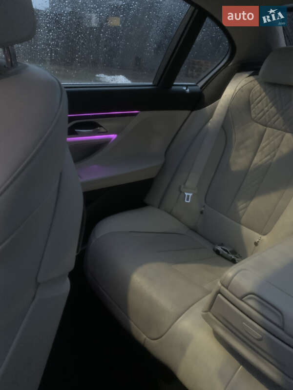 Седан BMW 7 Series 2016 в Києві
