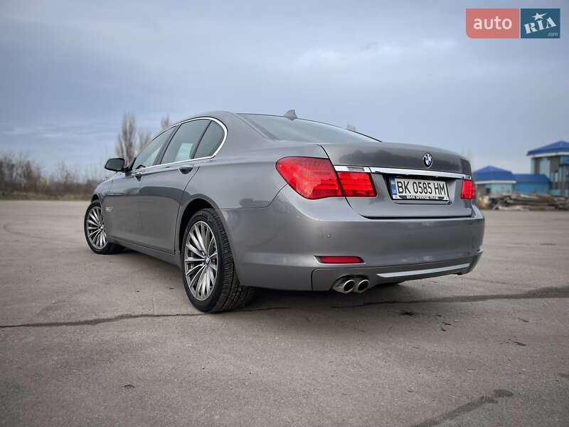 Седан BMW 7 Series 2010 в Ровно