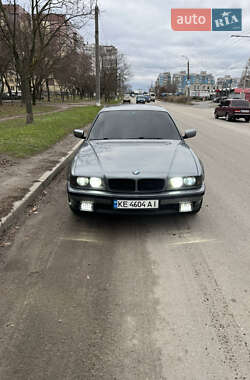 Седан BMW 7 Series 1995 в Днепре