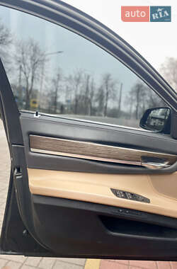 Седан BMW 7 Series 2014 в 