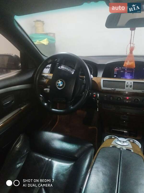 Седан BMW 7 Series 2003 в Первомайске
