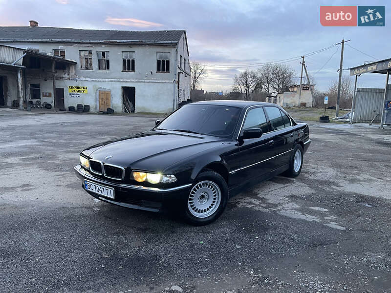 Седан BMW 7 Series 2001 в Рудки