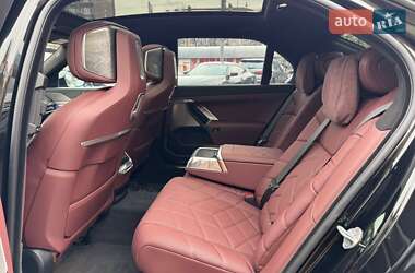 Седан BMW 7 Series 2024 в 