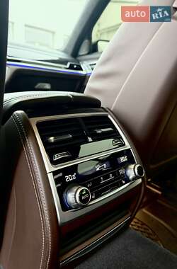 Седан BMW 7 Series 2022 в 