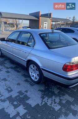 Седан BMW 7 Series 2001 в 
