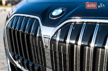 Седан BMW 7 Series 2024 в 