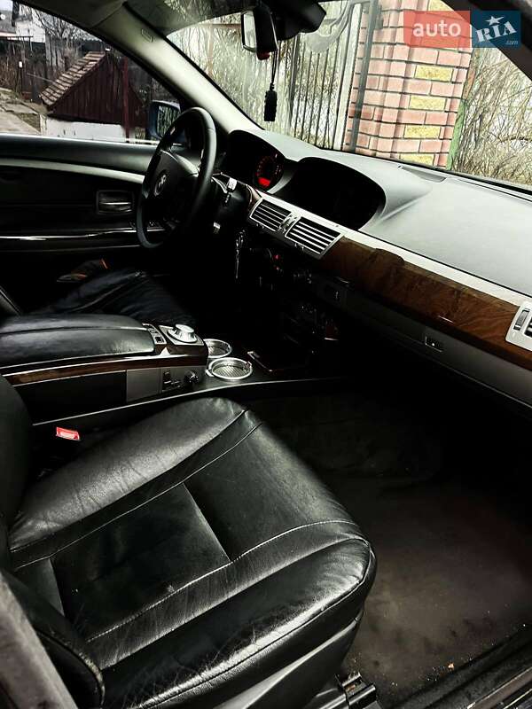 Седан BMW 7 Series 2003 в Дубні