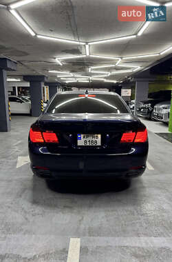 Седан BMW 7 Series 2012 в 