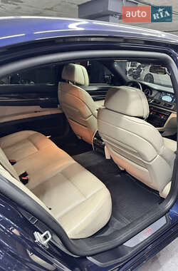 Седан BMW 7 Series 2012 в 