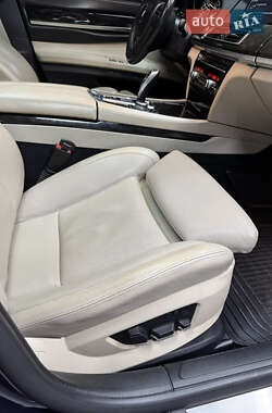 Седан BMW 7 Series 2012 в 
