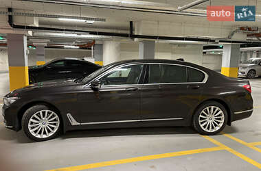 Седан BMW 7 Series 2016 в 