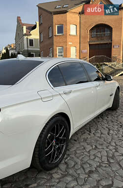 Седан BMW 7 Series 2010 в 