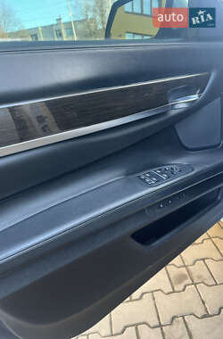 Седан BMW 7 Series 2010 в 