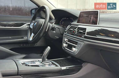 Седан BMW 7 Series 2019 в 
