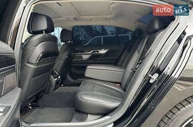 Седан BMW 7 Series 2019 в 