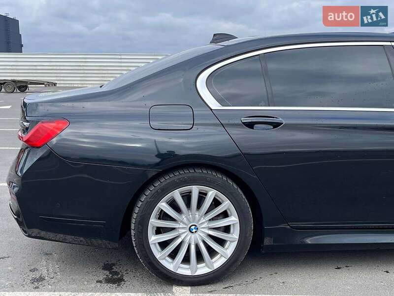 Седан BMW 7 Series 2018 в Львові