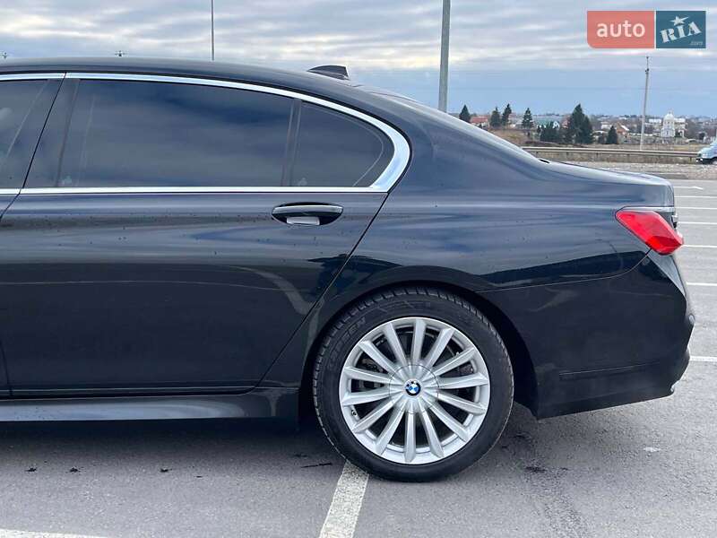 Седан BMW 7 Series 2018 в Львові