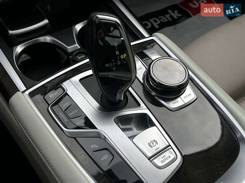 Седан BMW 7 Series 2018 в Львові