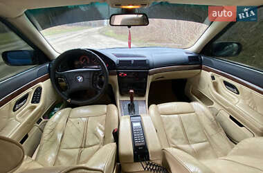 Седан BMW 7 Series 1999 в Ромнах