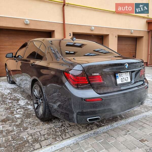 Седан BMW 7 Series 2014 в Львові